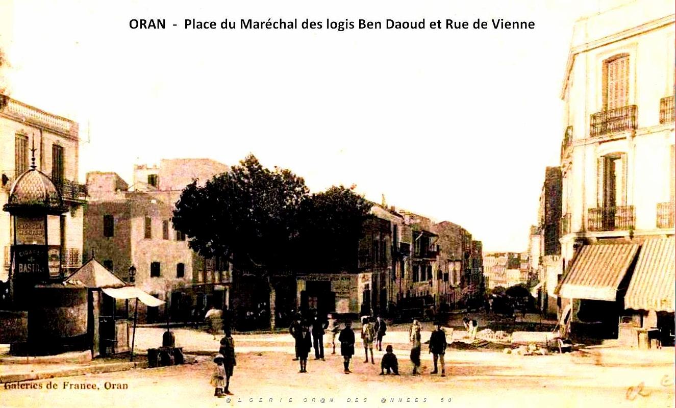 Oran - Place du MDL Ben Daoud et la rue de Vienne.jpg